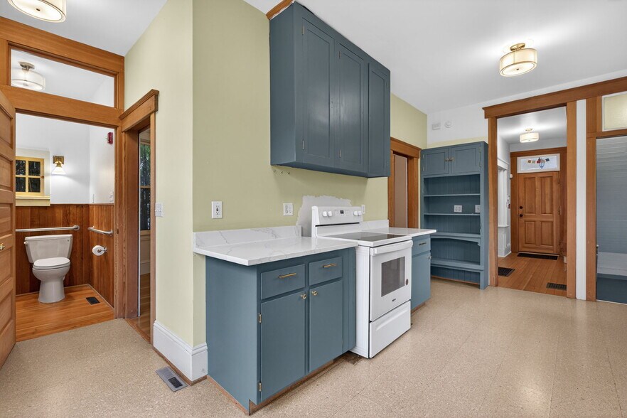 More Photos Of 317 NE Sacramento St, Portland Office For Sale