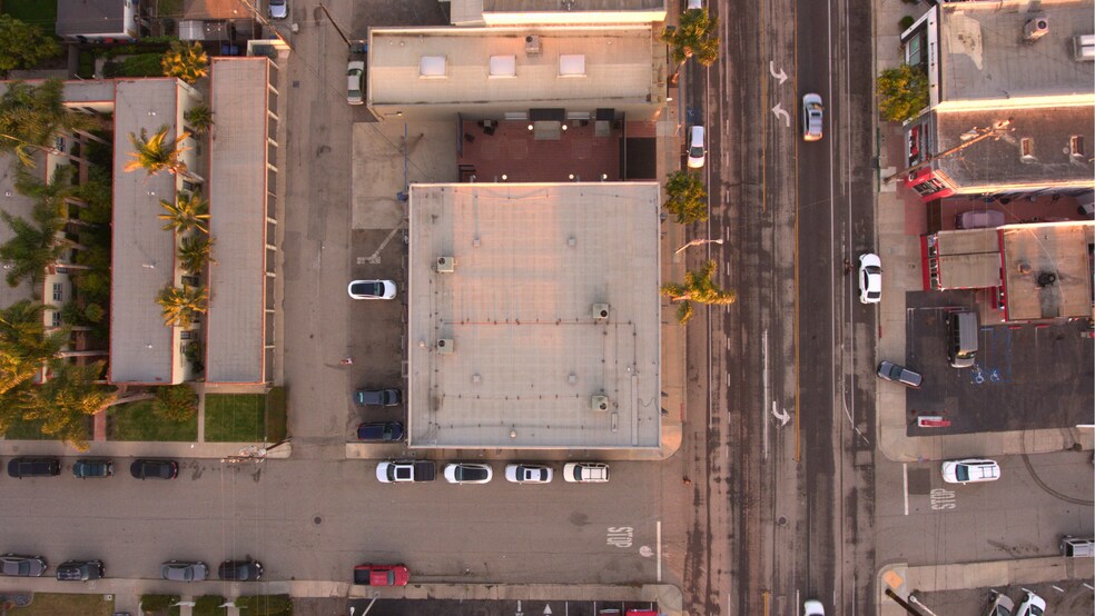 More Photos Of 1895 E Main St, Ventura General Retail For Sale