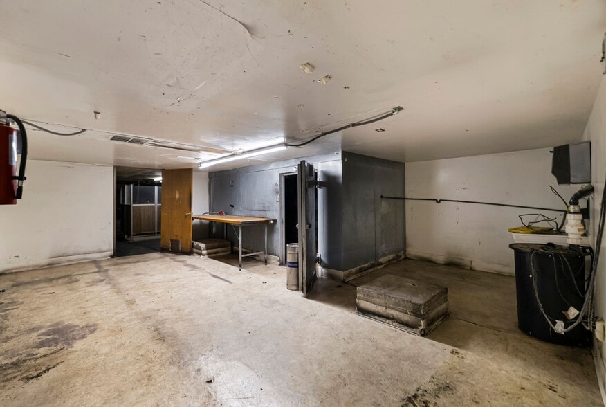 More Photos Of 131 Broadway St, Chico Restaurant For Sale