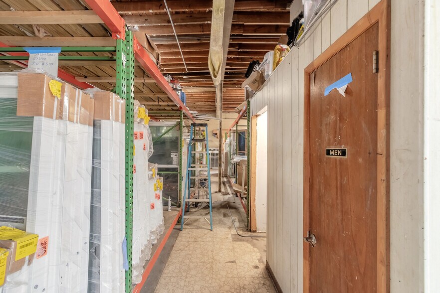 More Photos Of 719 N Ridgewood Ave, Daytona Beach General Retail For Sale