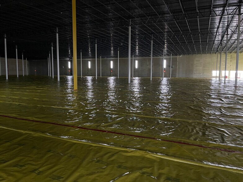 More Photos Of 510 Sterling Dr, Walcott Light Manufacturing For Lease