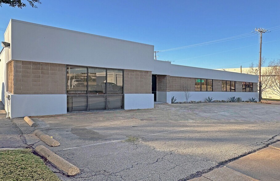 Primary Photo Of 3625 Locke Ave, Fort Worth Office For Lease