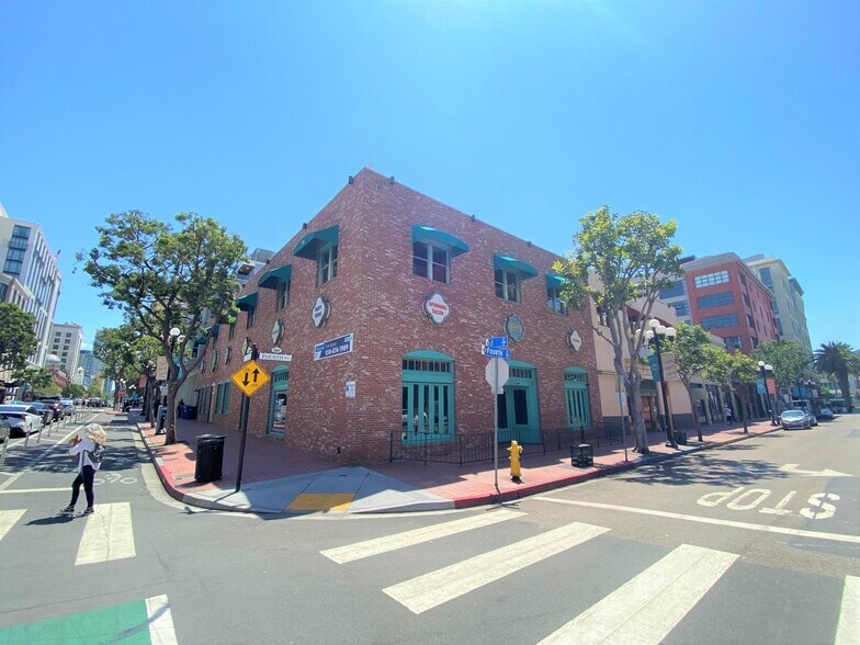 Primary Photo Of 379 4th Ave, San Diego Restaurant For Lease