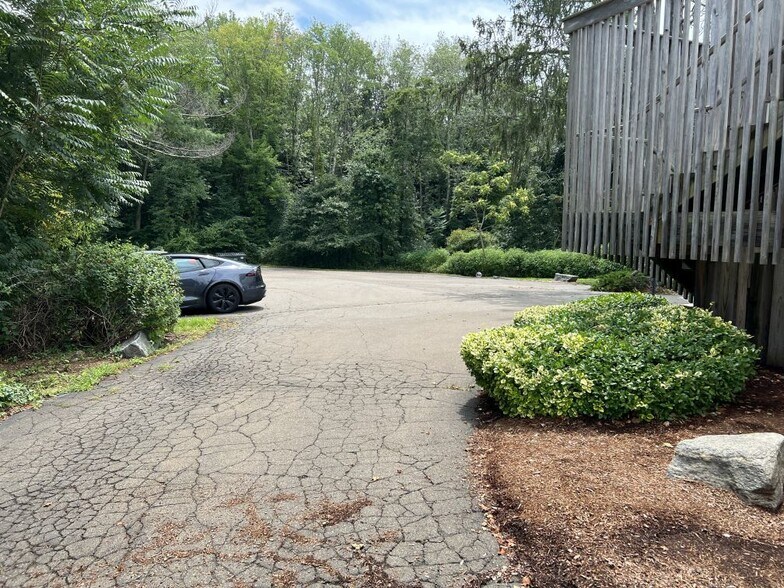 More Photos Of 588 Boston Post Rd, Madison Coworking Space