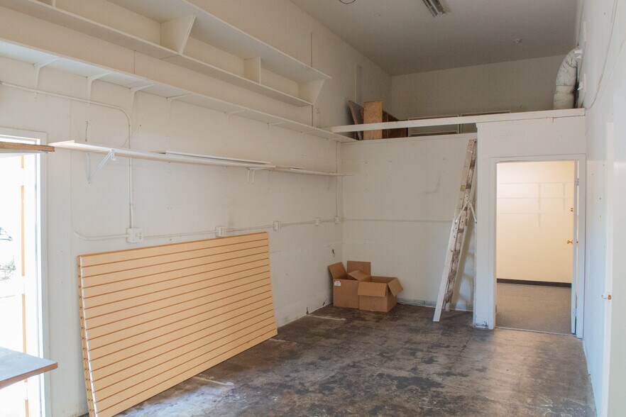 More Photos Of 435 Center St, Healdsburg Unknown For Lease