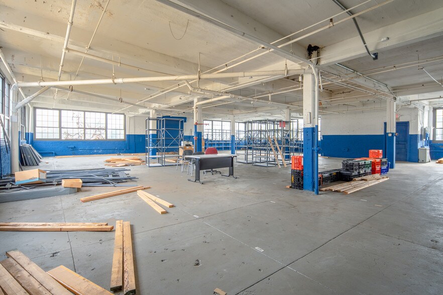 More Photos Of 86-90 Forrest St, Jersey City Warehouse For Lease
