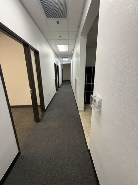 More Photos Of 5765 S Rainbow Blvd, Las Vegas Office For Lease