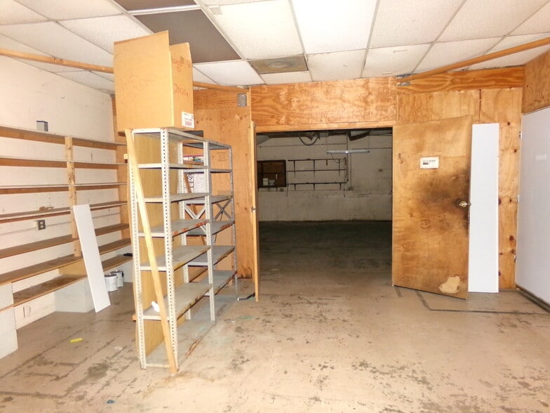 More Photos Of 2120 E Edgewood Dr, Lakeland Industrial For Lease