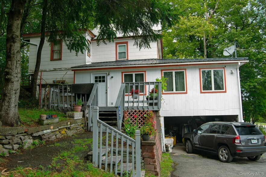 More Photos Of 107 Jefferson St, Monticello Storefront Retail Residential For Sale