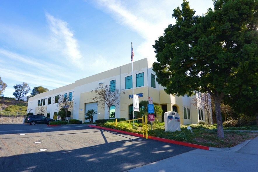 More Photos Of 12147 Kirkham Rd, Poway Showroom For Lease