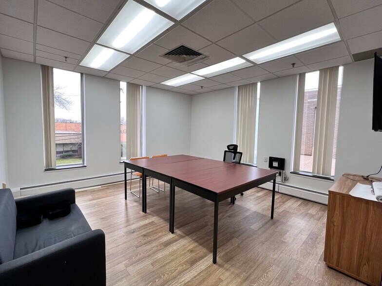 More Photos Of 27 Bleeker St, Millburn Office For Lease