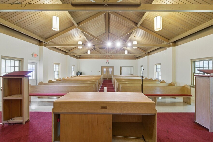 More Photos Of 405 S Westmore Ave, Lombard Religious Facility For Sale