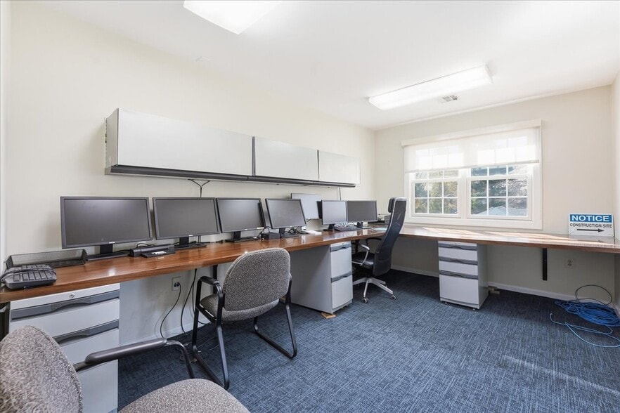 More Photos Of 96 Freneau Ave, Matawan Office For Sale