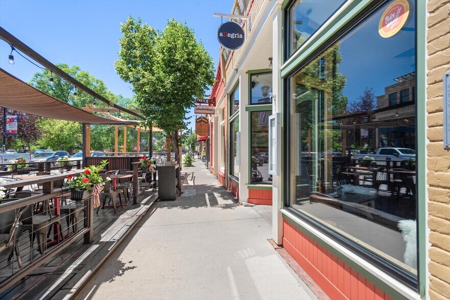 More Photos Of 335 Main St, Carbondale General Retail For Sale