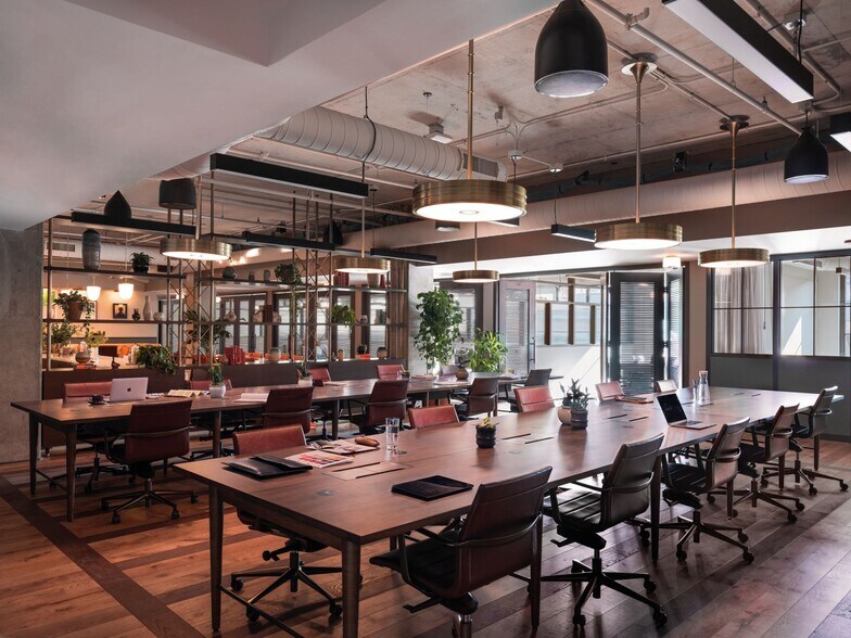 More Photos Of 200 N Green St, Chicago Hotel For Lease