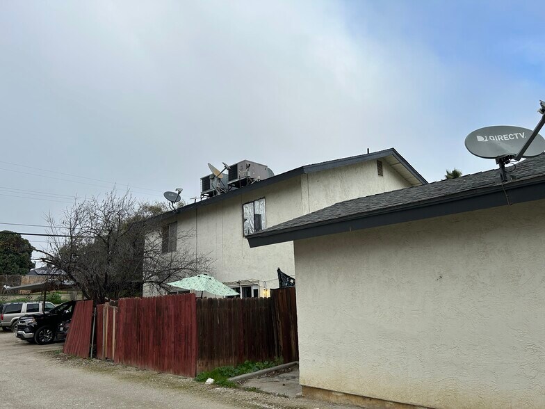 More Photos Of 2420 Eric Way, Bakersfield Multifamily For Sale