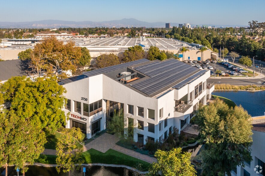 More Photos Of 3750 S Susan St, Santa Ana Loft Creative Space For Sale