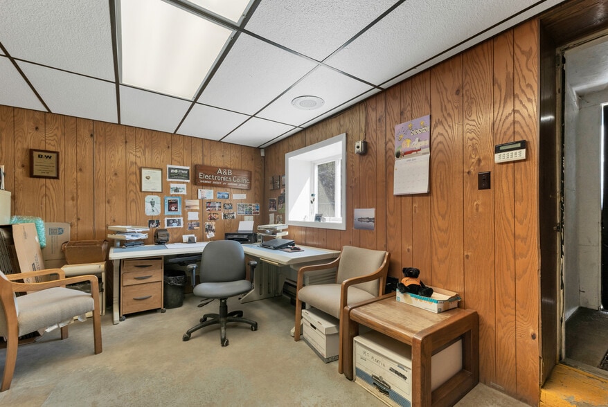 More Photos Of 55 Maynesboro St, Berlin Industrial For Sale