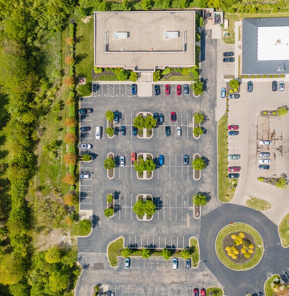 More Photos Of 5300 Socialville Foster Rd, Mason Office For Lease