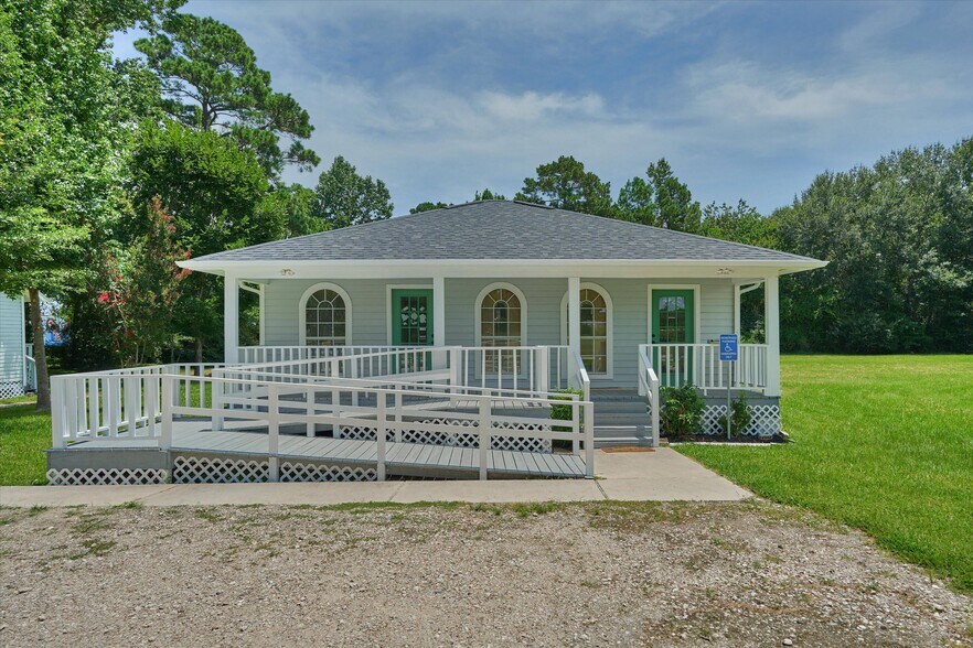Primary Photo Of 33418 Lago Vista, Magnolia Office For Lease