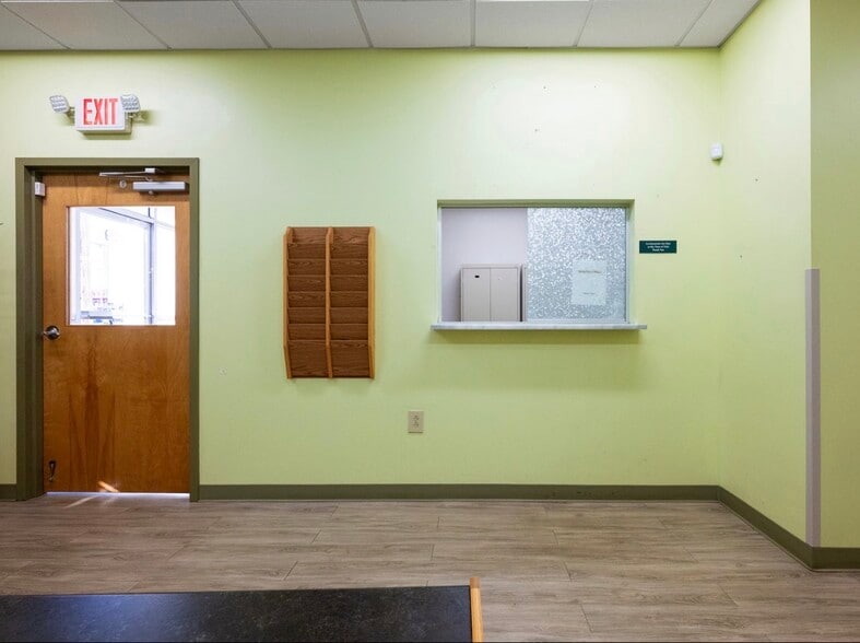 More Photos Of 129 7th Ave, Charleston Office For Sale