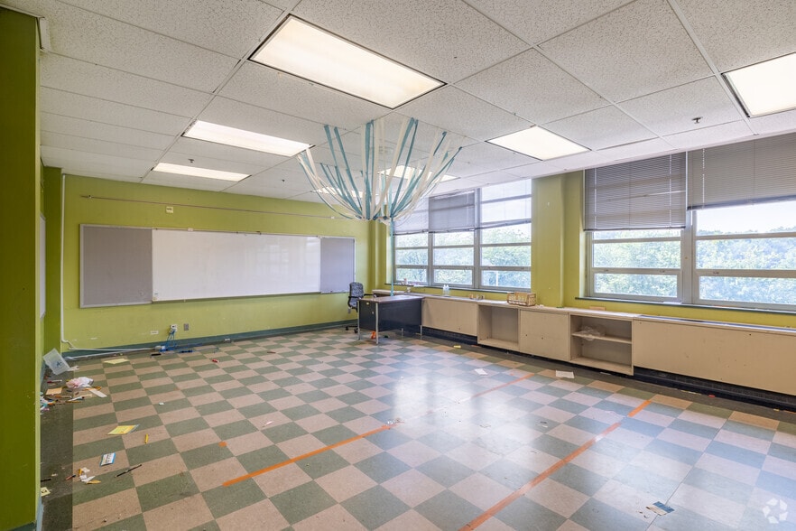 More Photos Of 3301 N Front St, Harrisburg Office For Sale