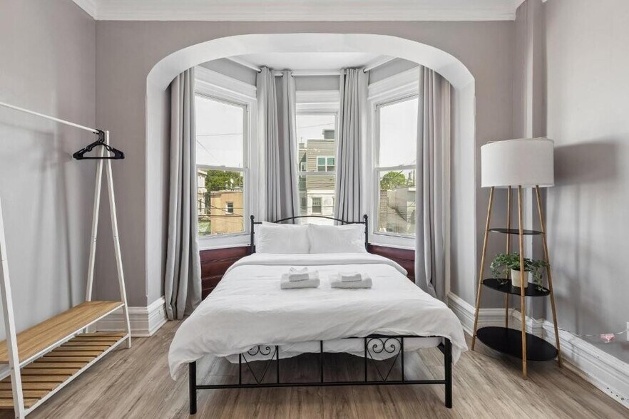More Photos Of 1611 S Broad St, Philadelphia Specialty For Sale