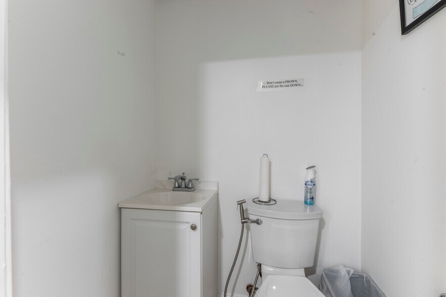 More Photos Of 32 Jefferson Plz, Princeton Medical For Sale