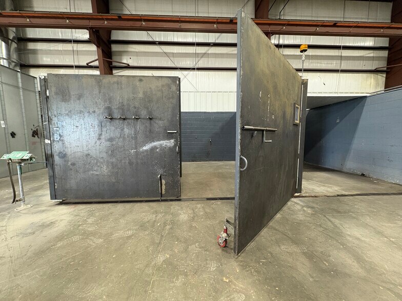 More Photos Of 8560 Delta Dr, Casper Warehouse For Lease