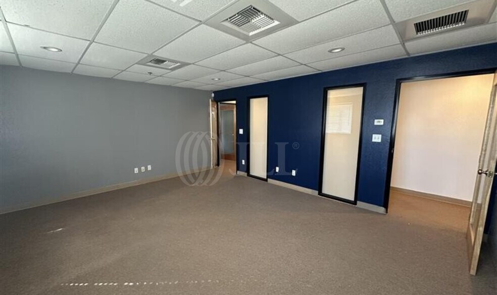 More Photos Of 8837 Lankershim Blvd, Sun Valley Light Manufacturing For Sale