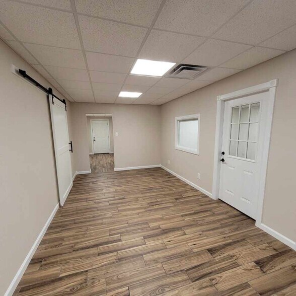 More Photos Of 5007 Avenue U, Lubbock Office For Lease