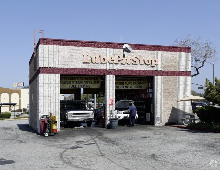 More Photos Of 8806 Painter Ave, Whittier Auto Repair For Lease