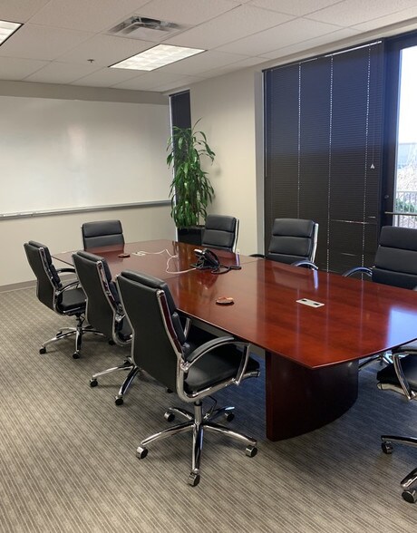 More Photos Of 700 E Sonterra Blvd, San Antonio Unknown For Lease