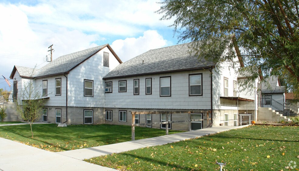 More Photos Of 1301 Blaine St, Caldwell Apartments For Sale