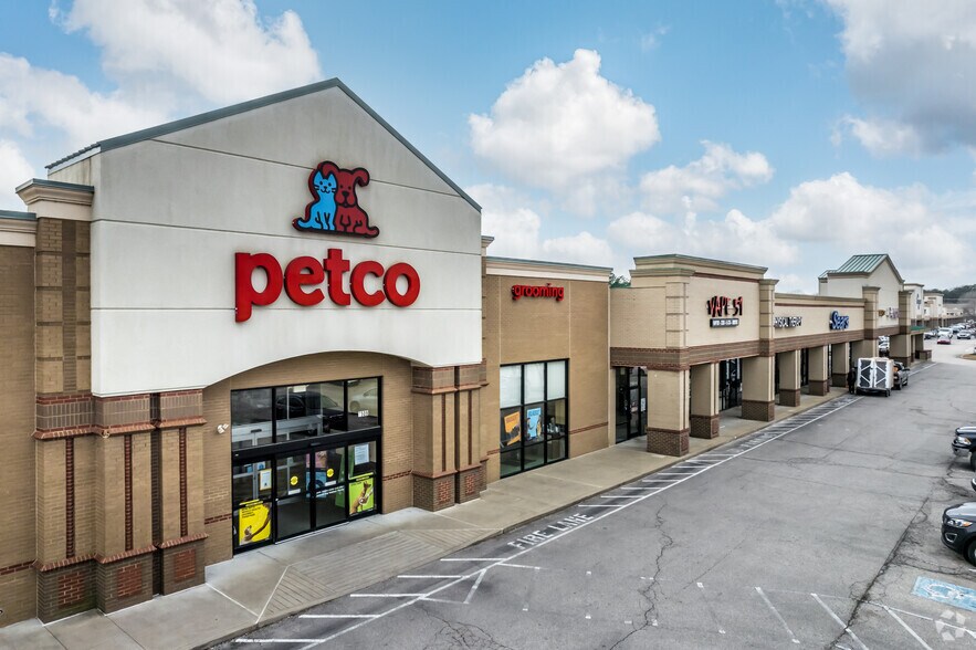 More Photos Of 7501-7509 Goodman Rd, Olive Branch Unknown For Lease