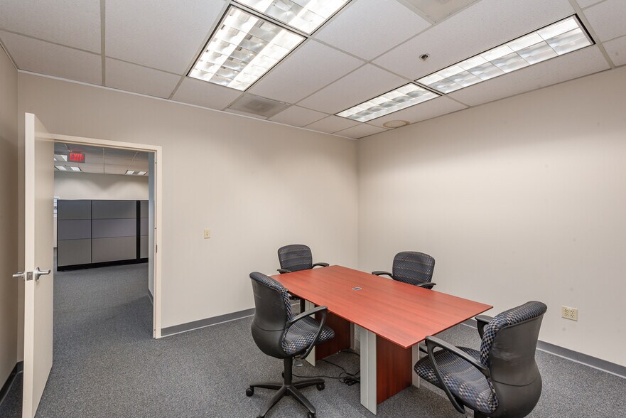 More Photos Of 7825 Baymeadows Way, Jacksonville Office For Sale