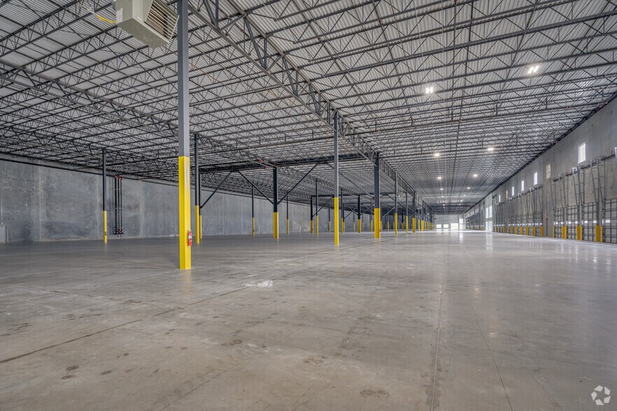 More Photos Of Reed Rd, Houston Unknown For Lease