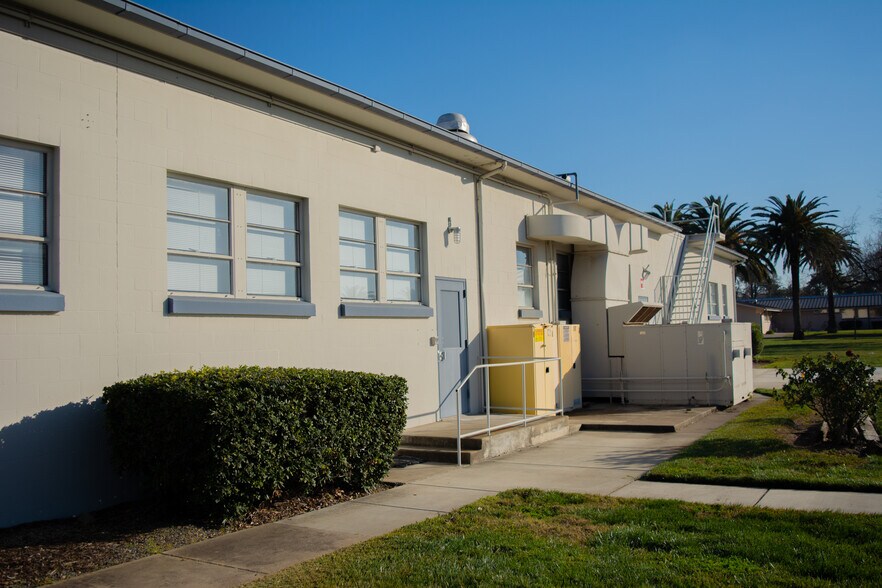 More Photos Of 5431 Arnold Ave, Mcclellan Warehouse For Lease