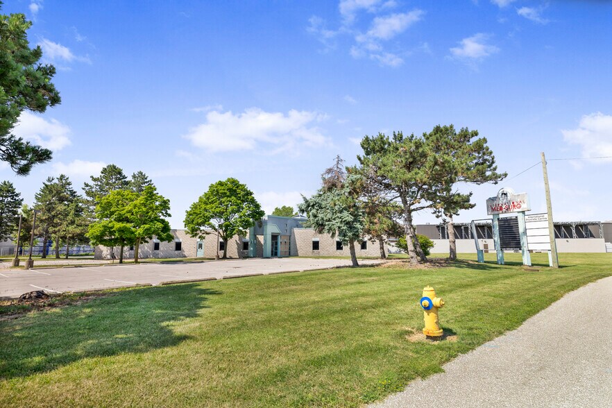 More Photos Of 3405 Rhodes Dr, Windsor Medical For Lease