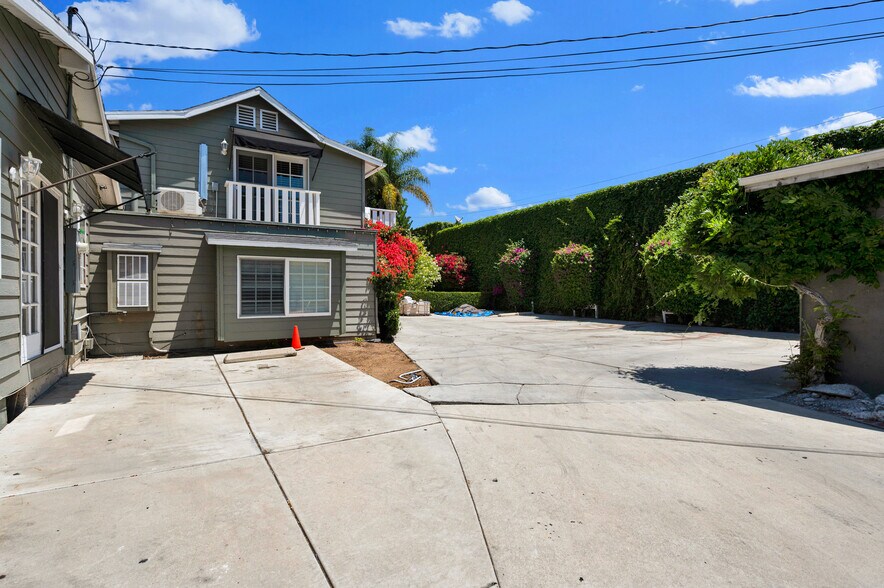 More Photos Of 801 W Whittier Blvd, La Habra Storefront Retail Residential For Sale