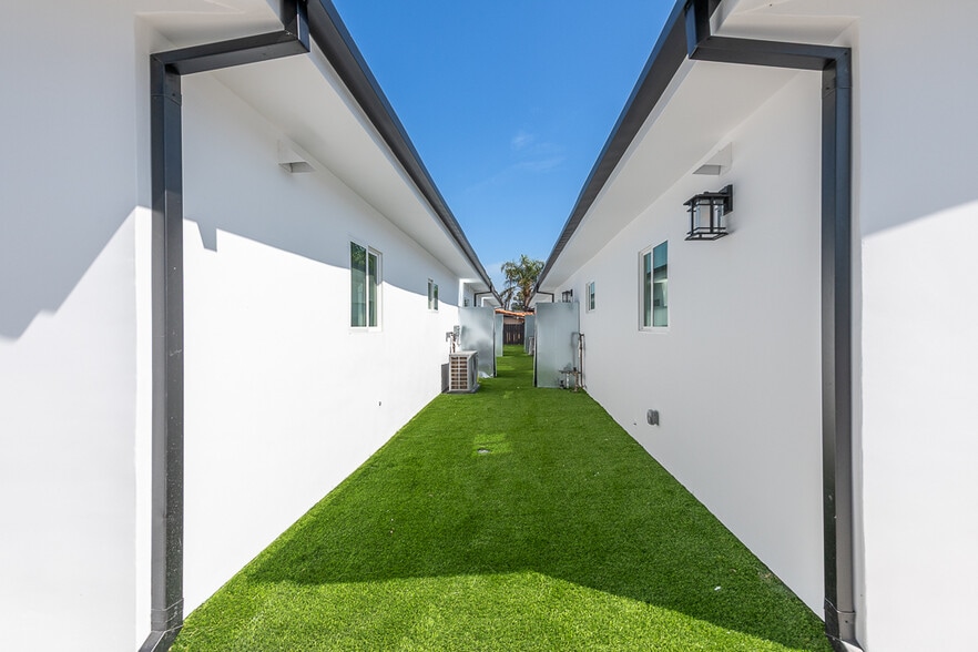 More Photos Of 8004 Shirley Ave, Reseda Multifamily For Sale