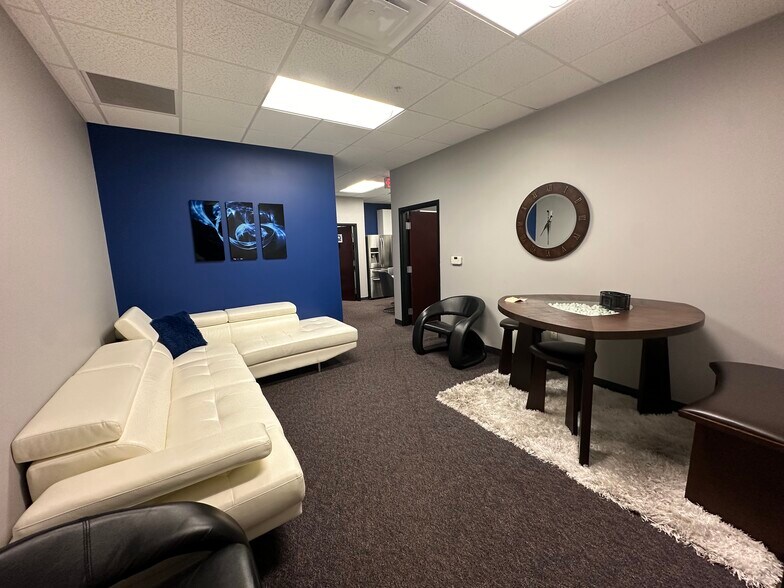 More Photos Of 2295 S Hiawassee Rd, Orlando Office For Sale