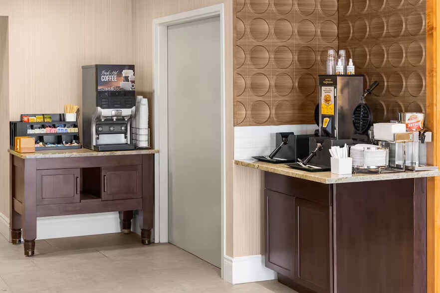 More Photos Of 210 Executive Dr, Cranberry Township Hotel For Sale