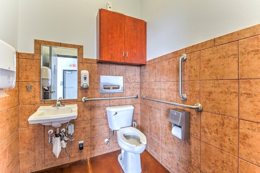 More Photos Of 2740 Homestead Rd, Pahrump Healthcare For Sale