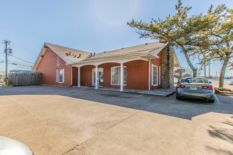 More Photos Of 3606 Marvin D Love Fwy, Dallas Medical For Lease