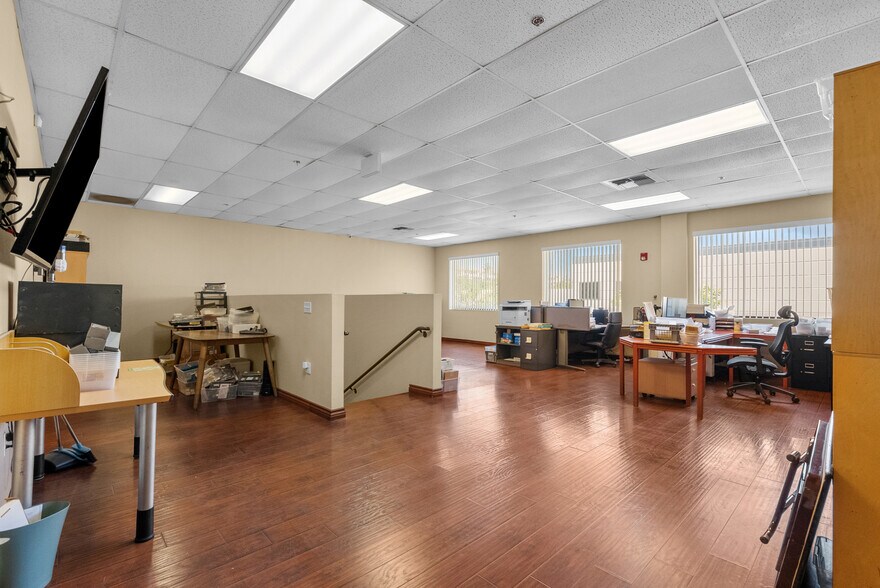 More Photos Of 28041 Smyth Dr, Valencia Light Manufacturing For Lease