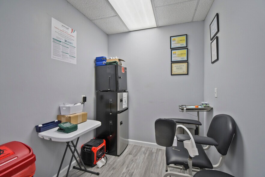 More Photos Of , Jacksonville Office For Sale