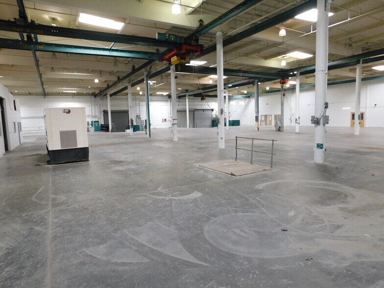 More Photos Of 1295 67th St, Emeryville Manufacturing For Lease