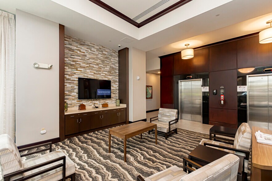 More Photos Of 4001 Nicholson Dr, Baton Rouge Hotel For Lease
