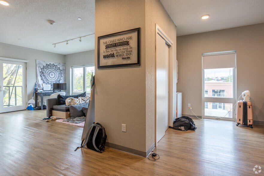 More Photos Of 200 W 1st St, Cedar Falls Apartments For Lease